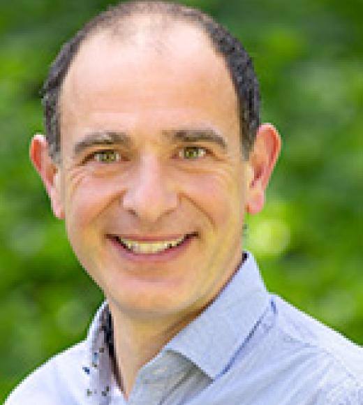 Sergi Simó Headshot